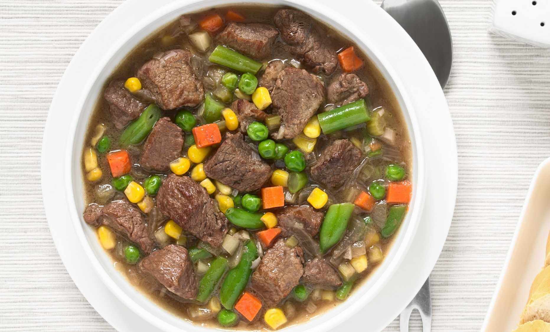 Caldo de carne y verduras