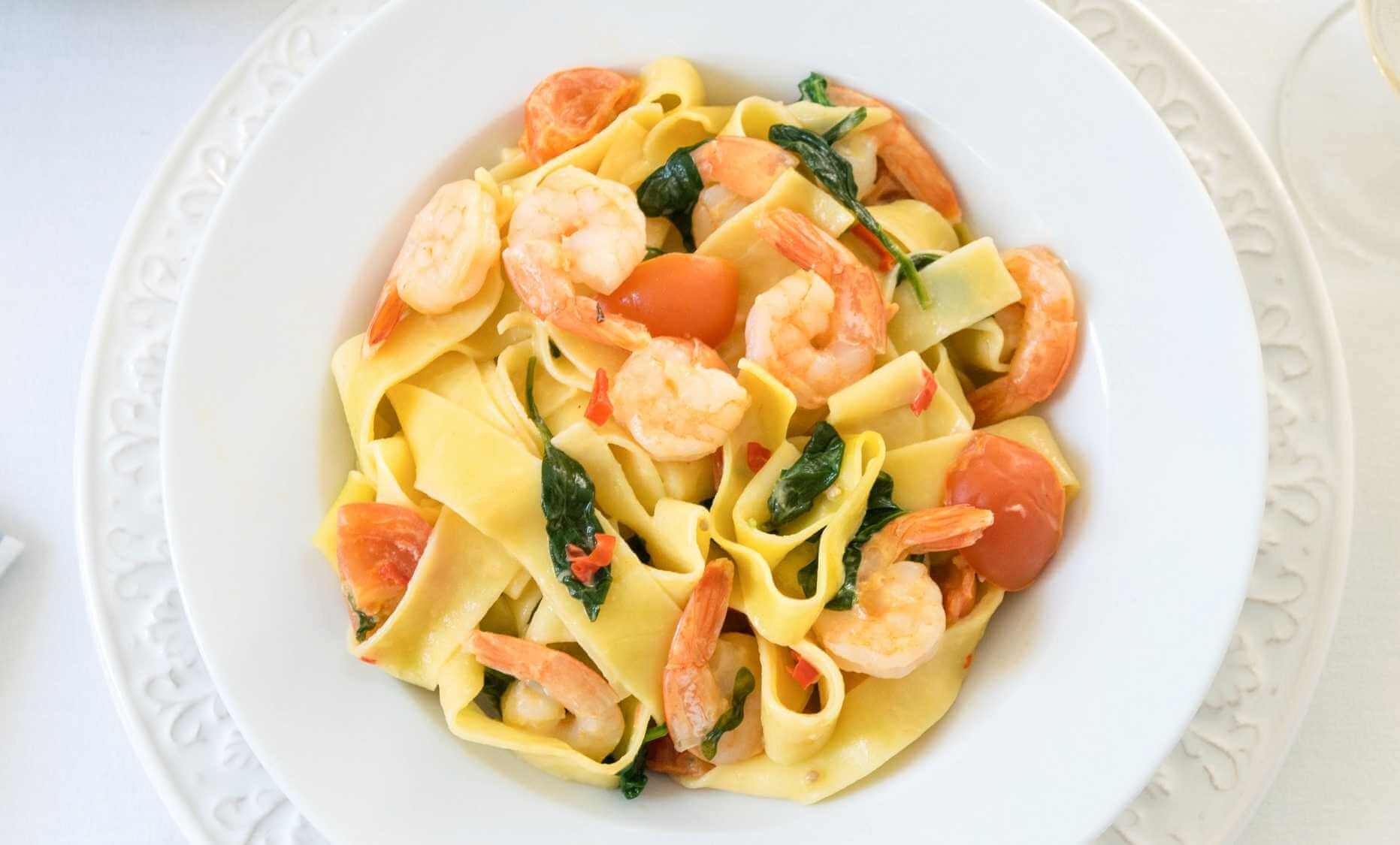 Shrimp Tomato and Basil Pasta Calories Fitia