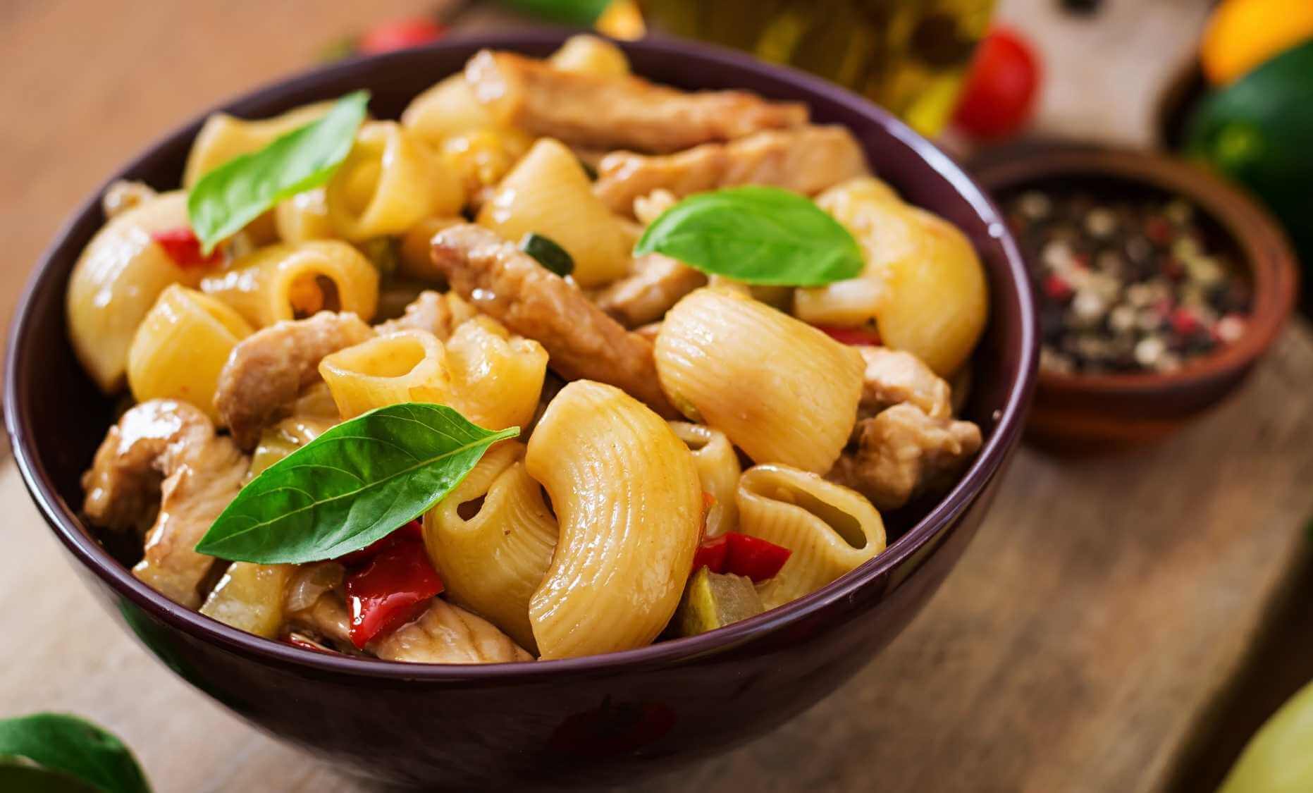 Pork Bell Pepper and Basil Pasta Calories Fitia