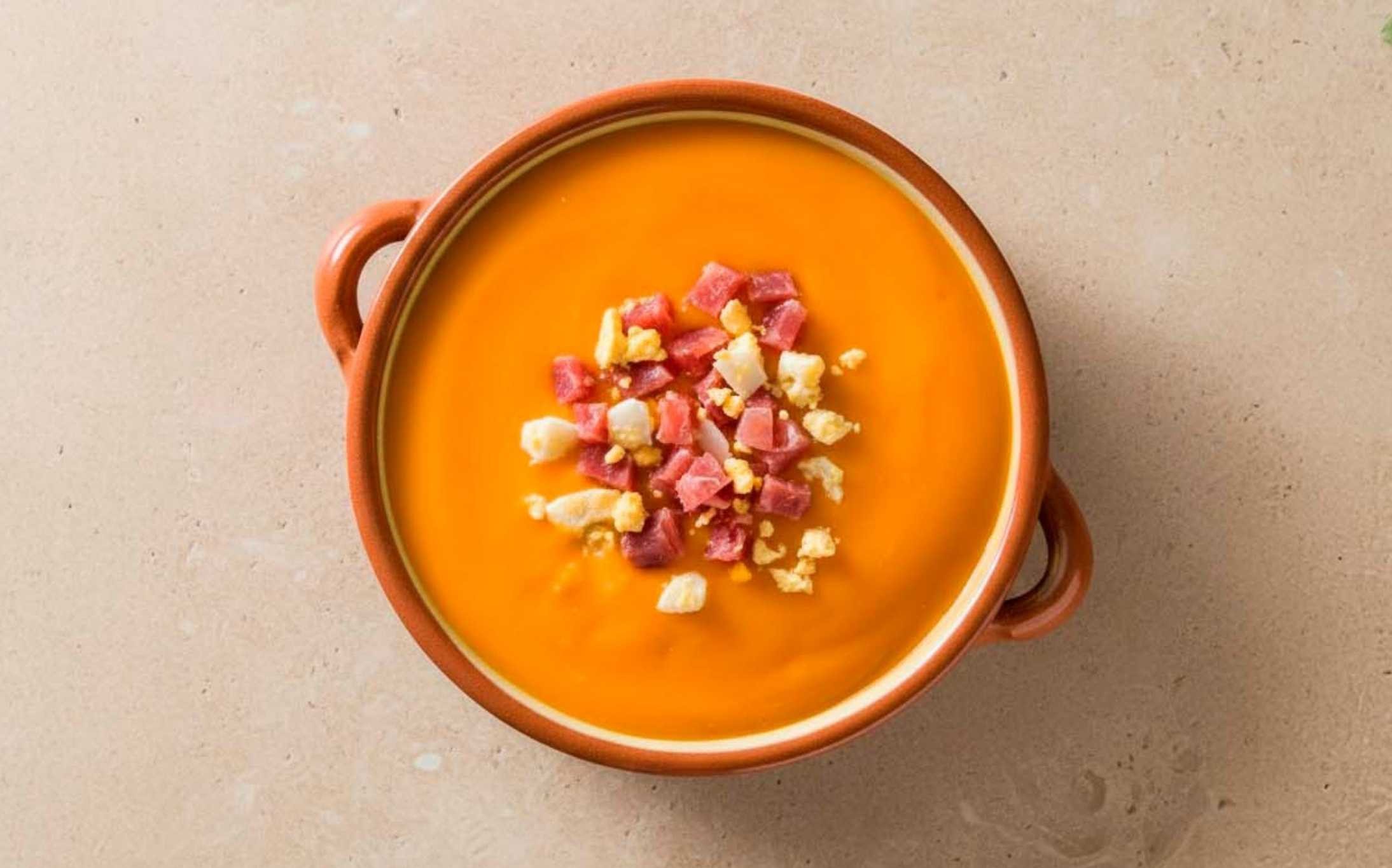 Salmorejo con Huevo y Jamón