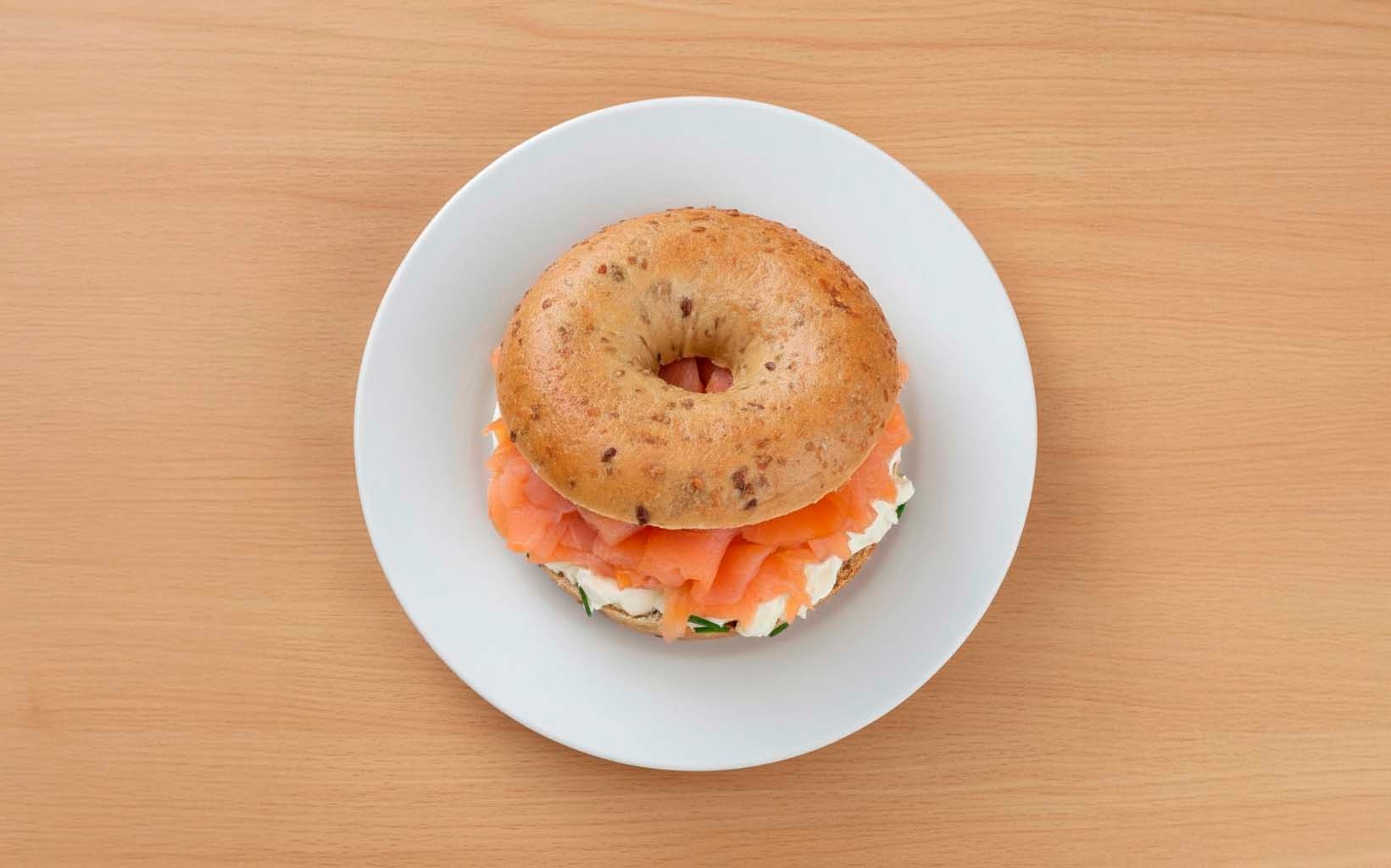 Sandwich de Salmón Ahumado y Queso Crema