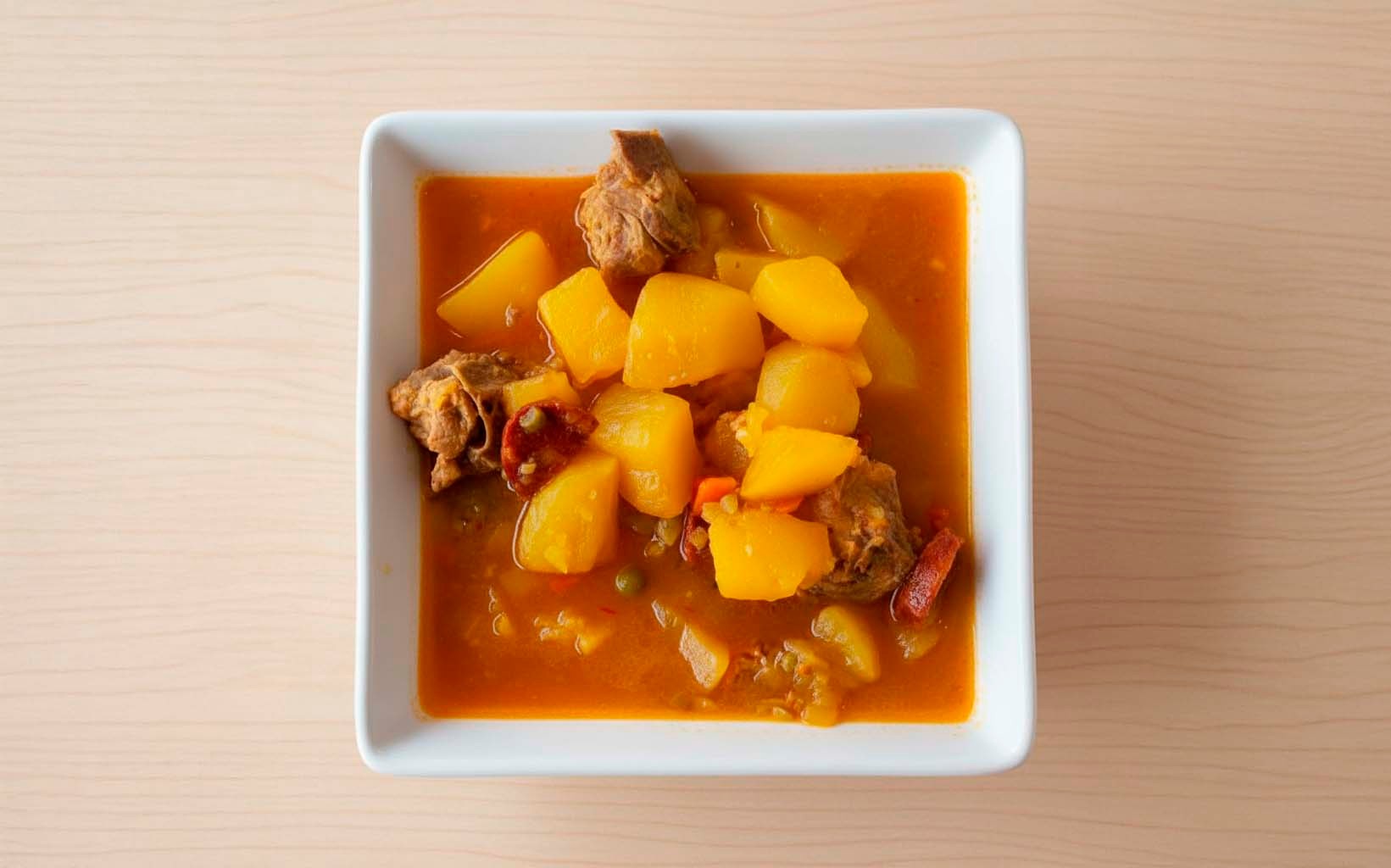 Papas con Costillas y Chorizo