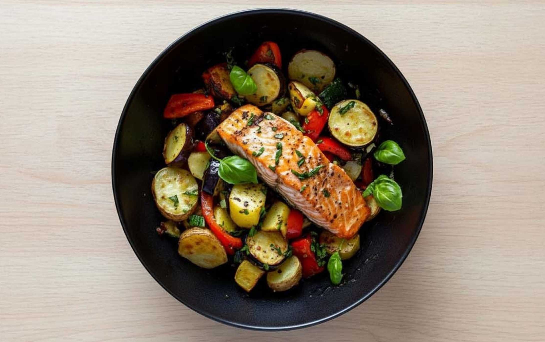 Salmón con Ensalada a la Parrilla