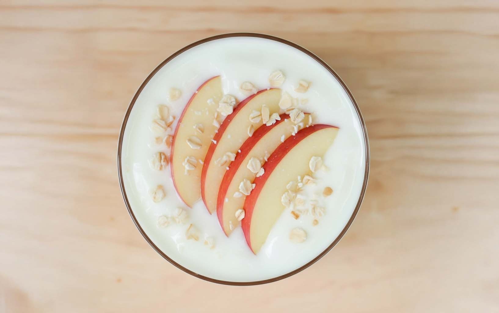 Yogurt con Avena y Manzana