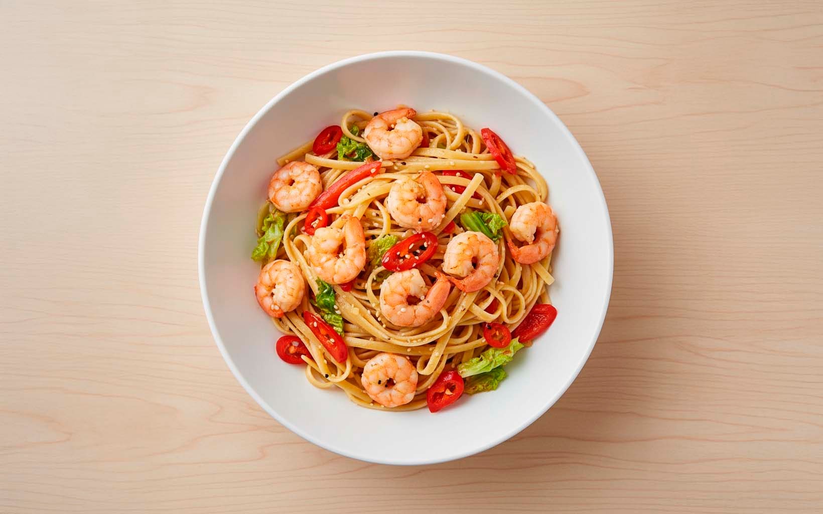 Tallarines con Camarones, Tomate y Pimentón