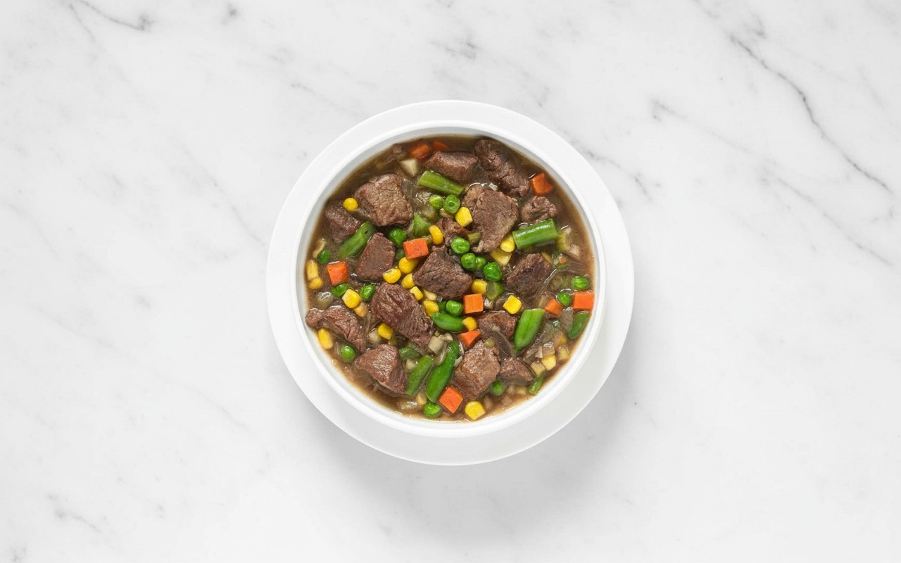 Caldo de Res con Choclo y Verduras
