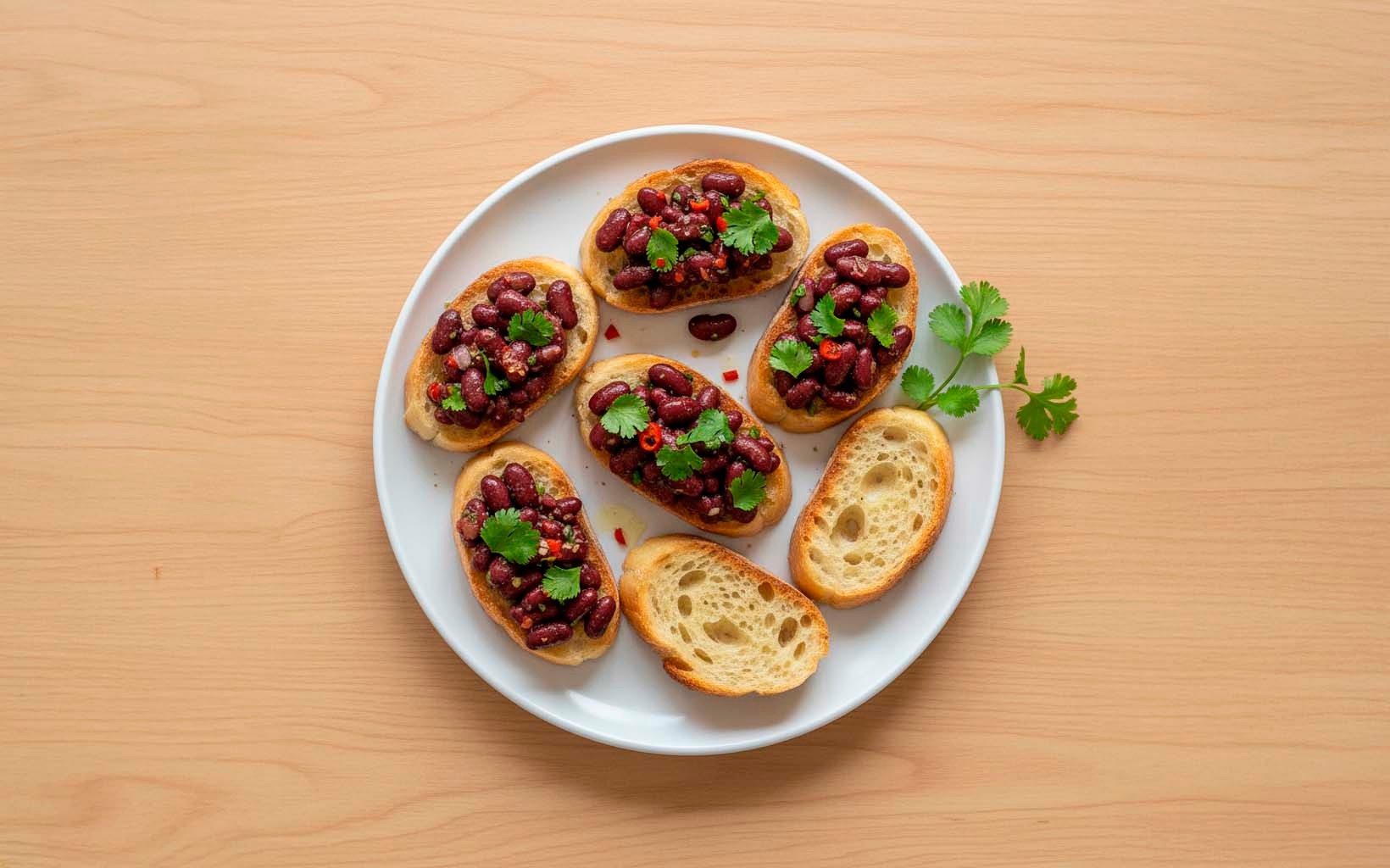 Tostadas con Frijoles al Cilantro