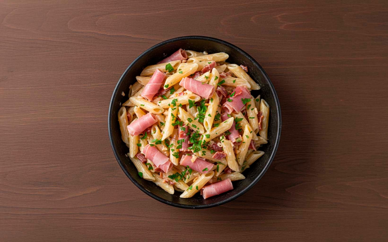 Pasta con Jamón en Ajo y Perejil