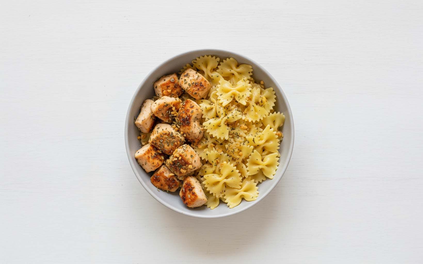 Corbatas con Pollo al Orégano y Ajo