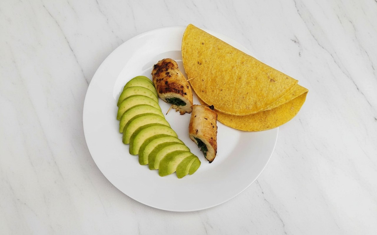 Pechuga Rellenas de Espinacas con Tortilla y Palta