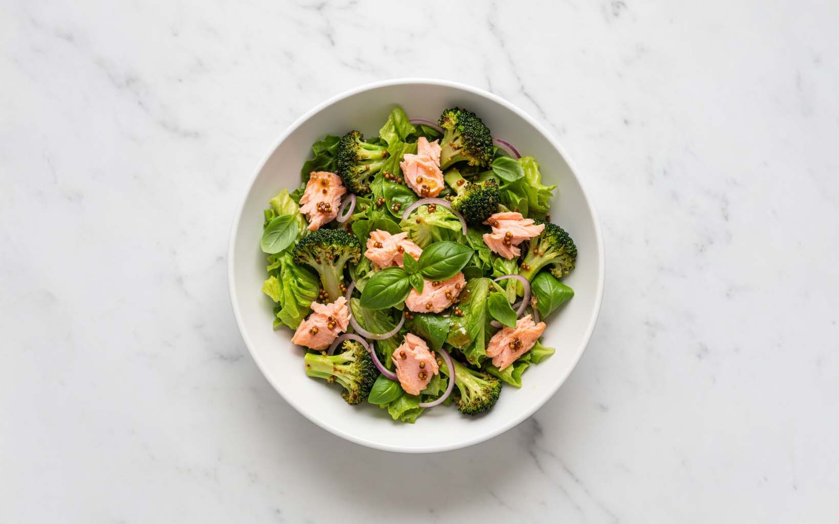 Ensalada Verde con Salmón, Brócoli y Aliño Dulce