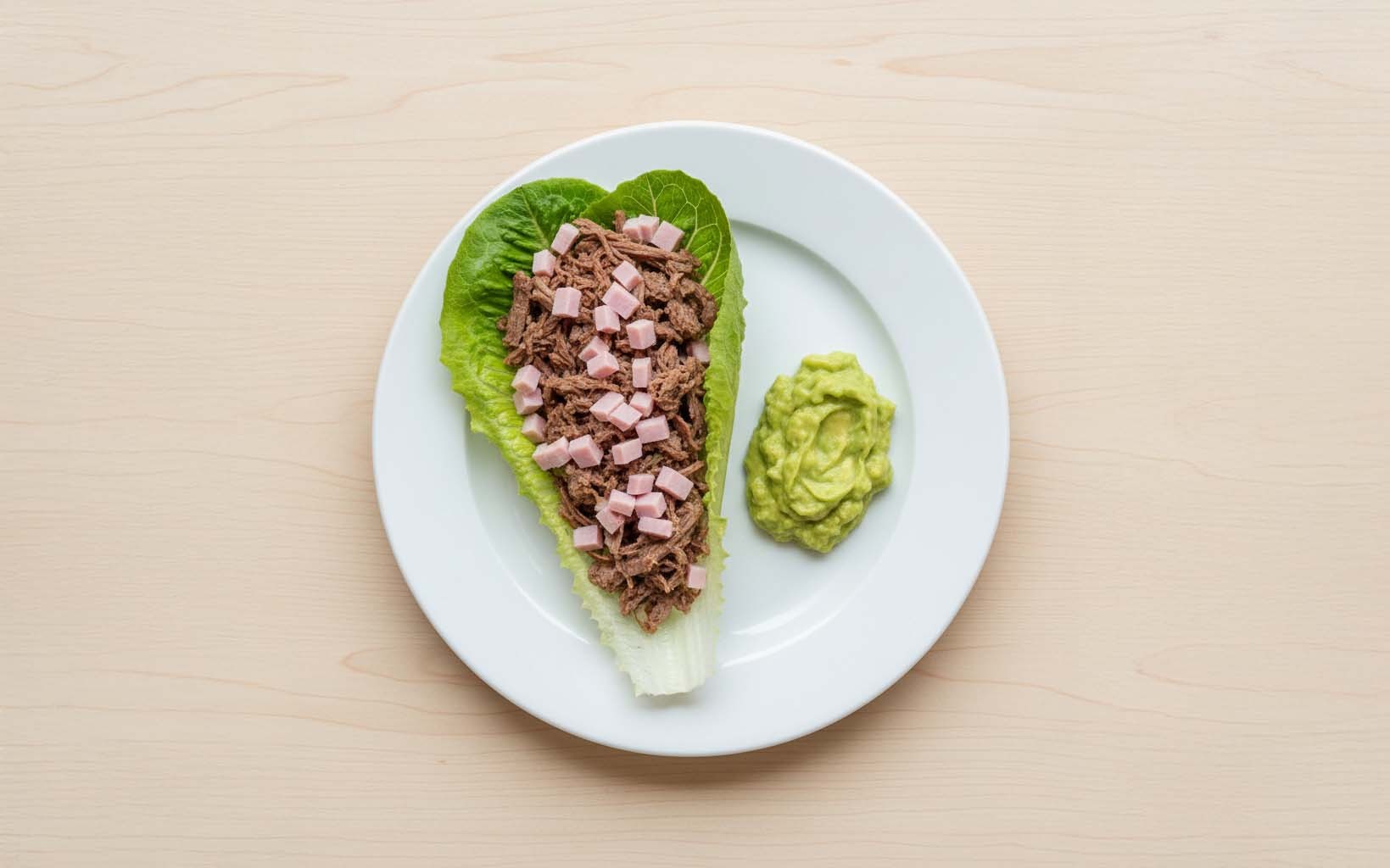 Taco de Lechuga con Carne, Jamón y Guacamole