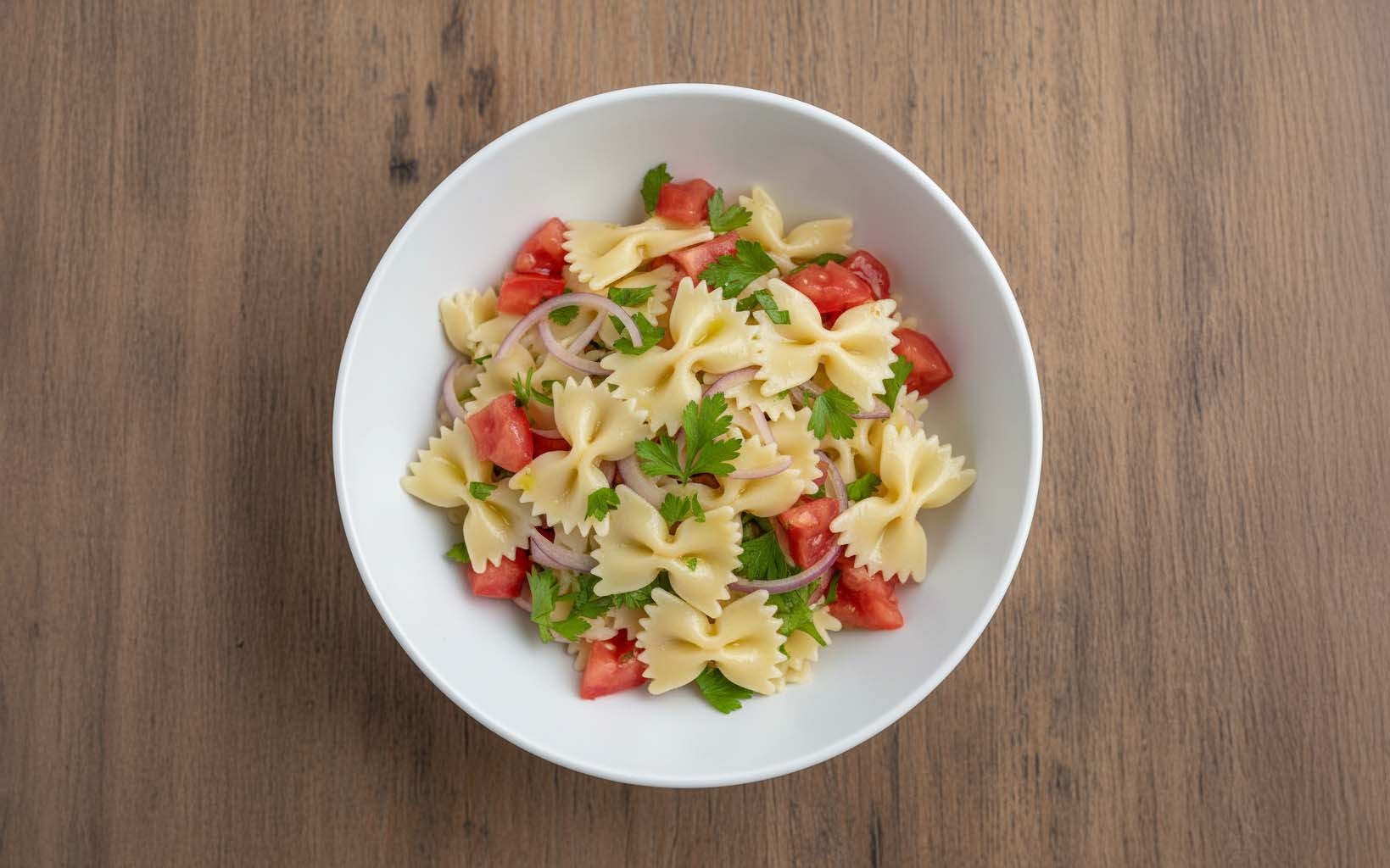 Ensalada de Fideos con Tomate y Perejil