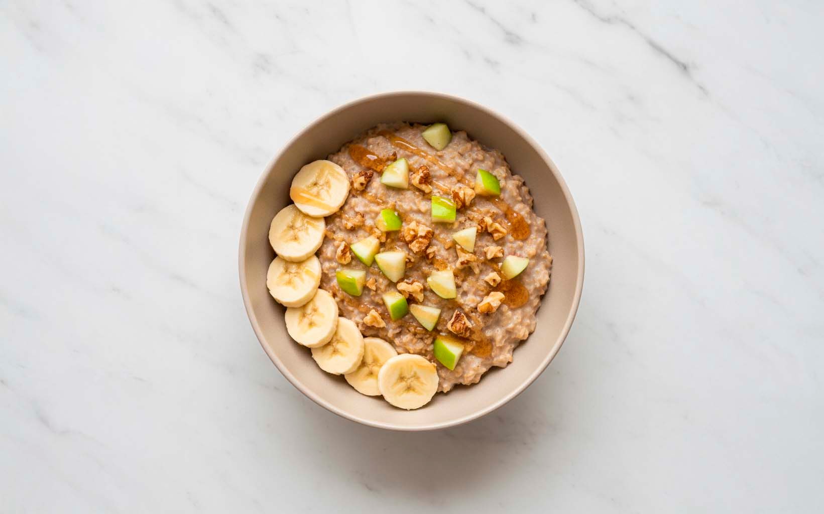 Avena Vegana con Manzana, Plátano y Nueces