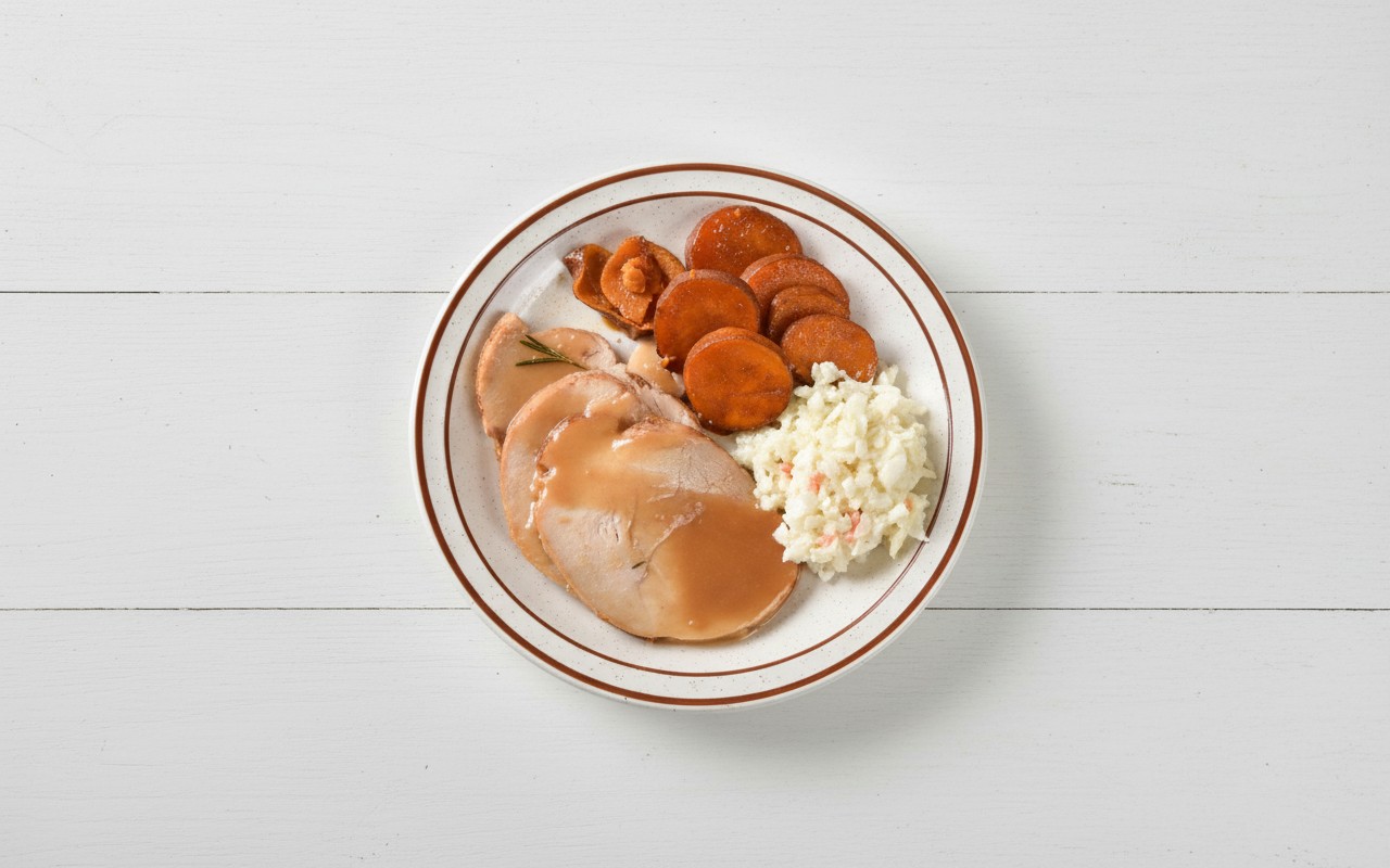 Asado de Pavo con Camote y Ensalada Dulce de Col
