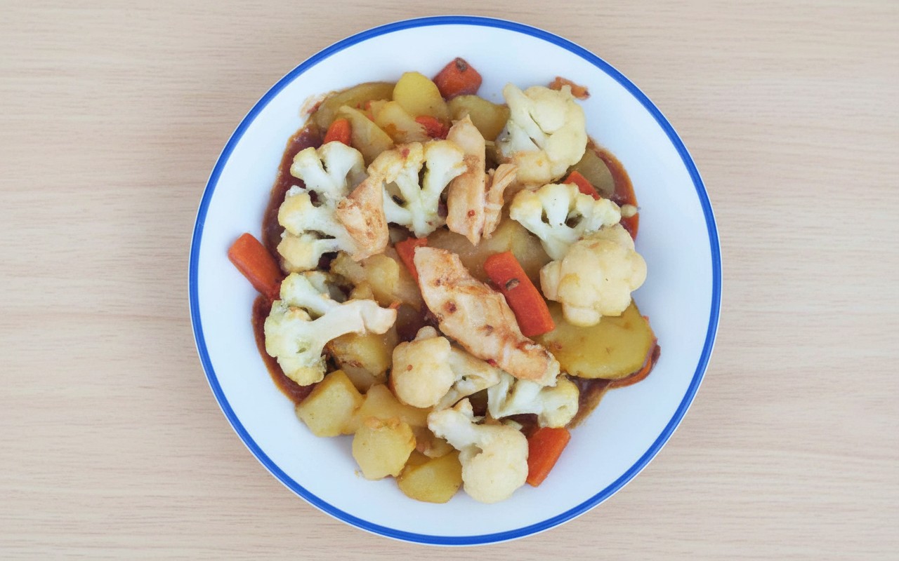 Guiso de Pollo con Coliflor, Papa y Zanahoria