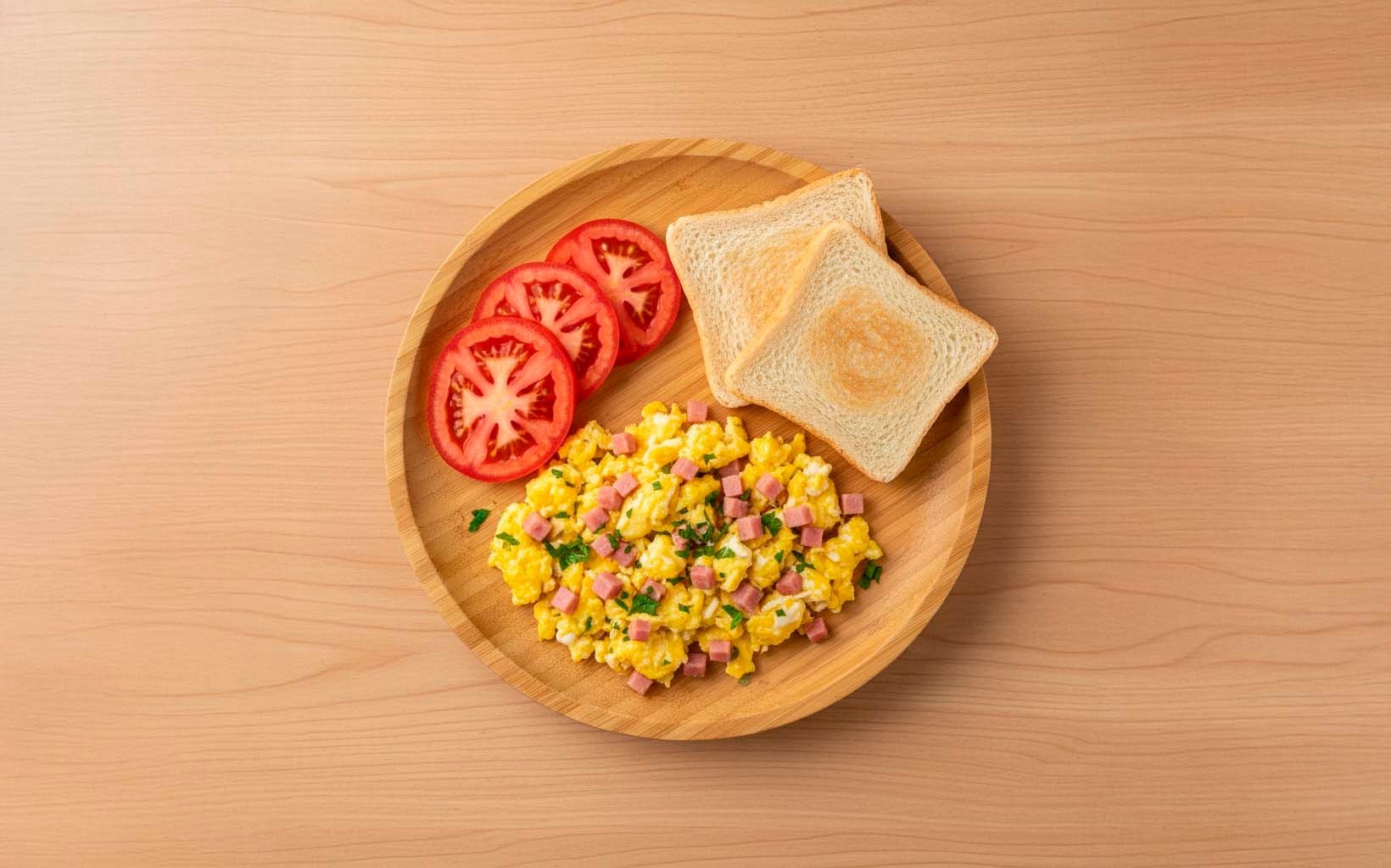 Scrambled Eggs with Ham, Tomato and Bread