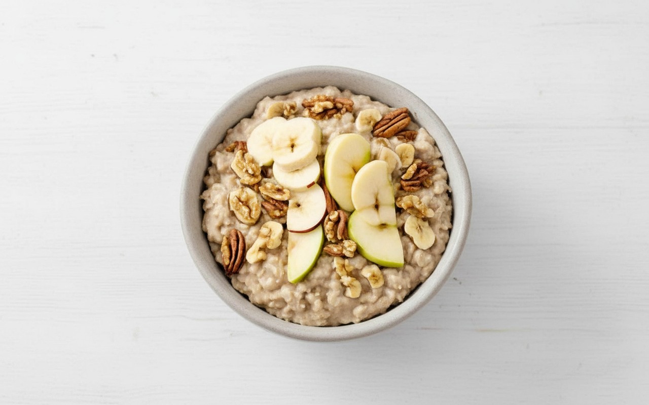 Oatmeal with Milk, Apple, Banana and Walnuts