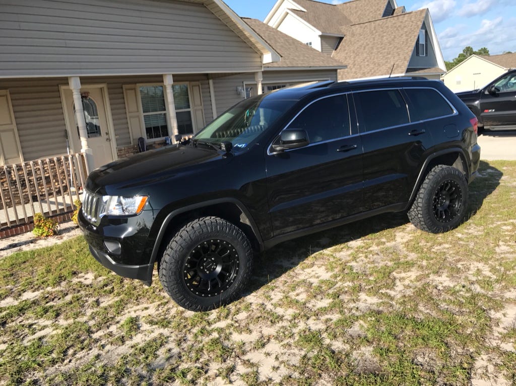 2013 Jeep Grand Cherokee on Pro Comp Rockwell