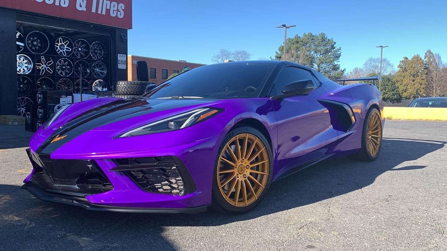 2022 Chevrolet Corvette fitted with ABL-14 Polaris 20x10.5 65mm wheels