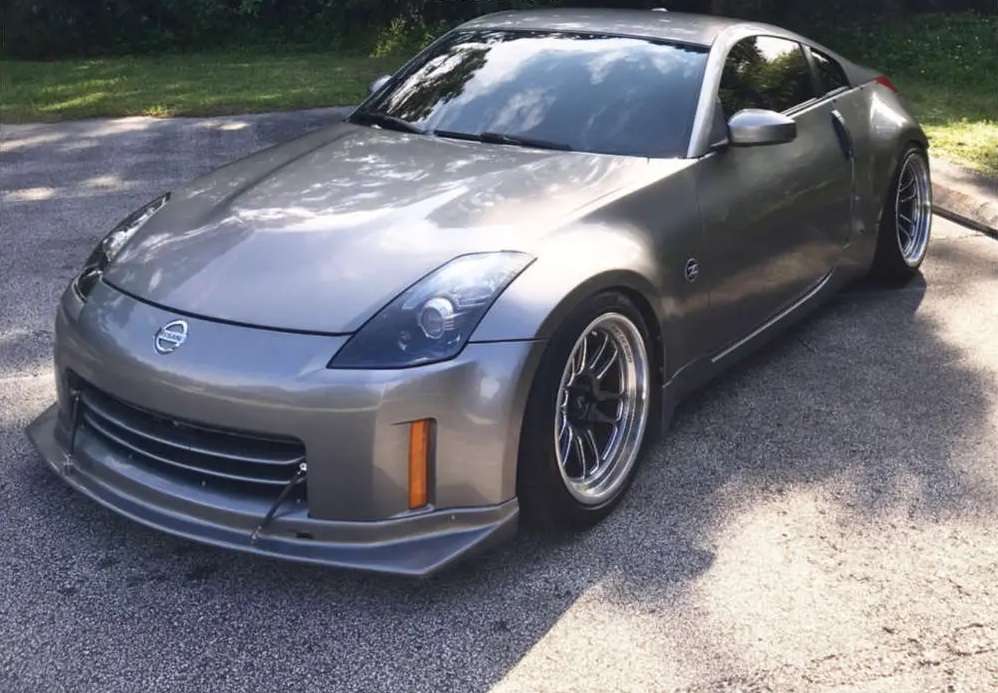 2008 Nissan 350Z fitted with XT-006R - Gunmetal 18x9.5 12mm wheels