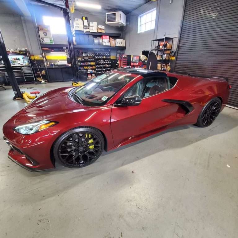 2023 Chevrolet Corvette fitted with HF-2 21x12 52mm wheels