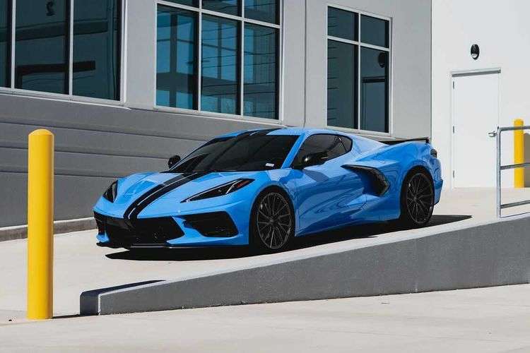 2023 Chevrolet Corvette fitted with HF-4T 21x12 52mm wheels