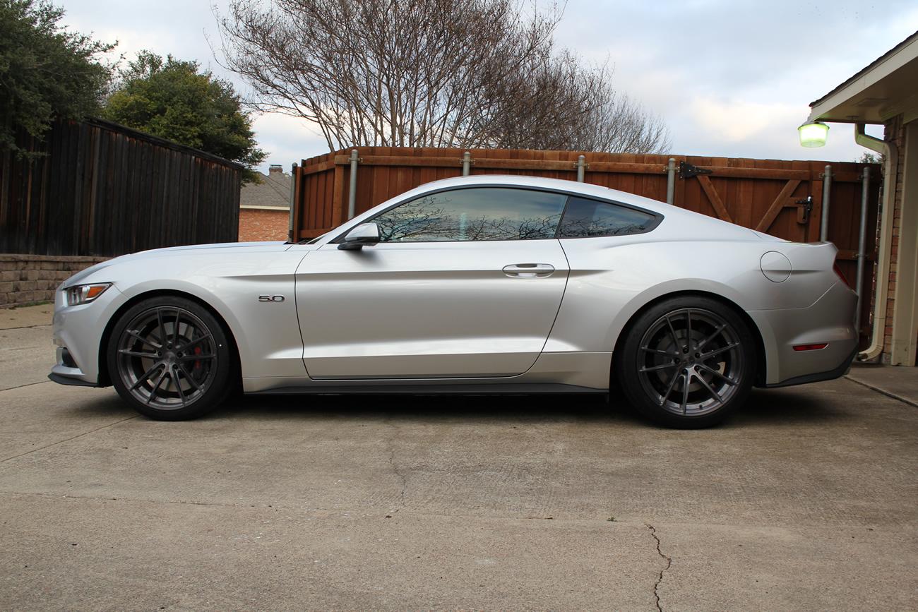2019 Ford Mustang · Stance SC-1 · 20x9 front / 20x10.5 rear
