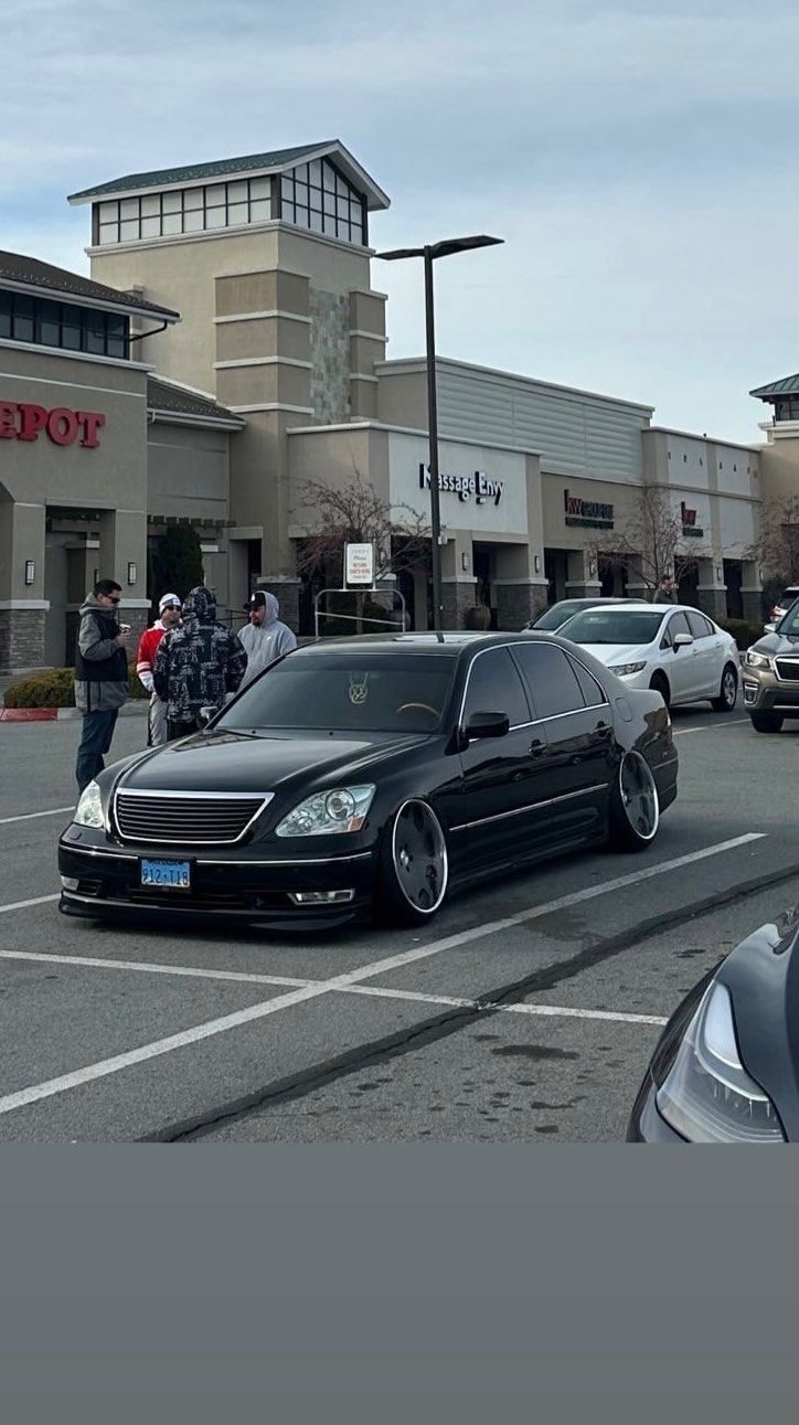 2005 Lexus LS430 fitted with Dtx 20x10 6mm wheels