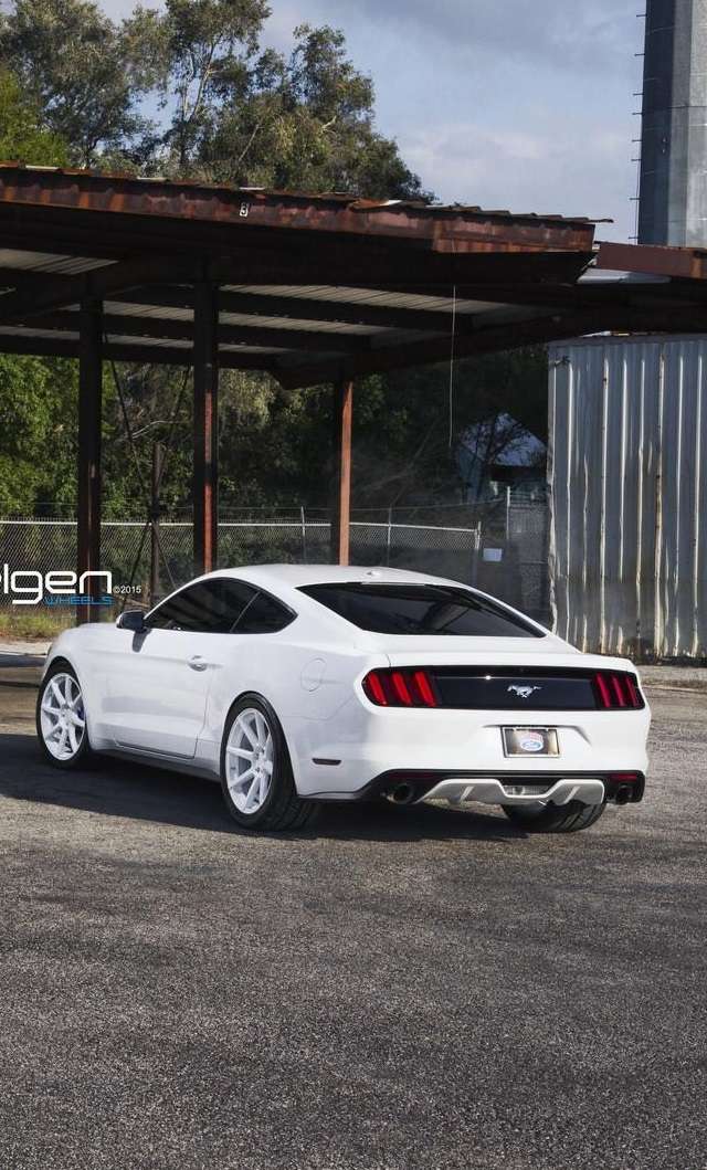 2015 Ford Mustang fitted with Velgen VMB8 20x9 35mm wheels