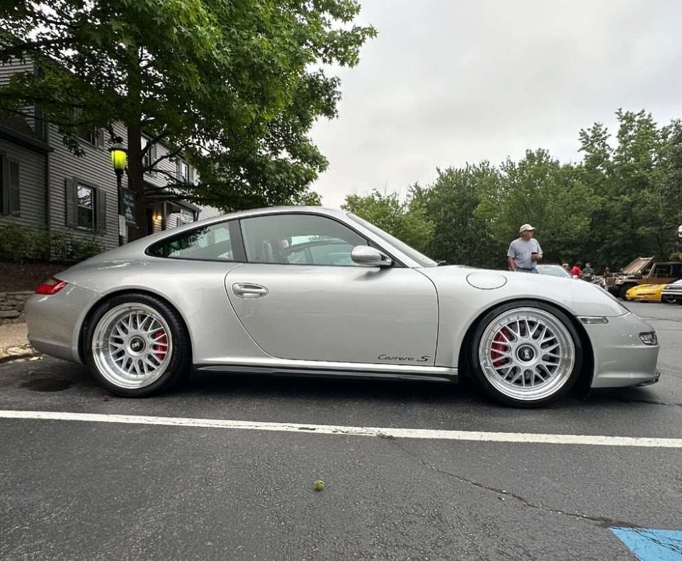 2006 Porsche 911 fitted with ESM-004M 19x8.5 57mm wheels