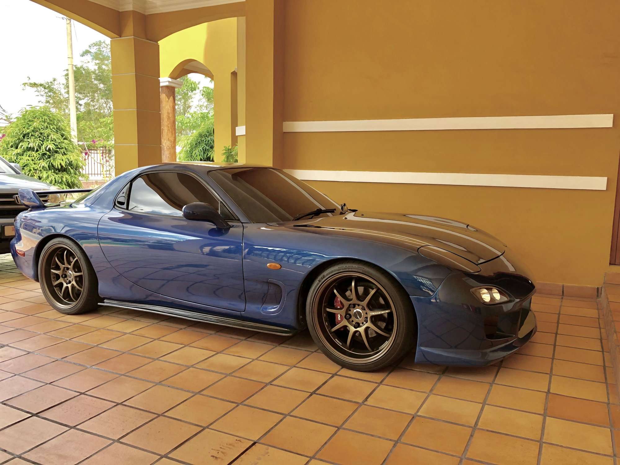 1995 Mazda RX-7 on Work Wheels Emotion D9R