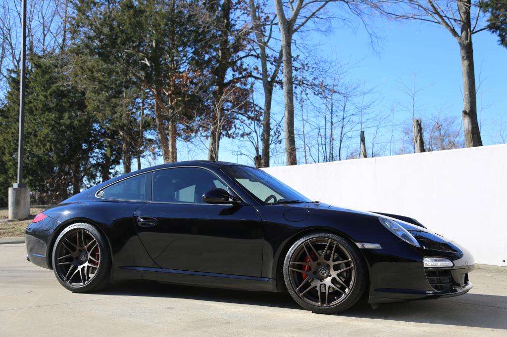 2005 Porsche 911 fitted with Forgestar F14 19x8.5 46mm wheels