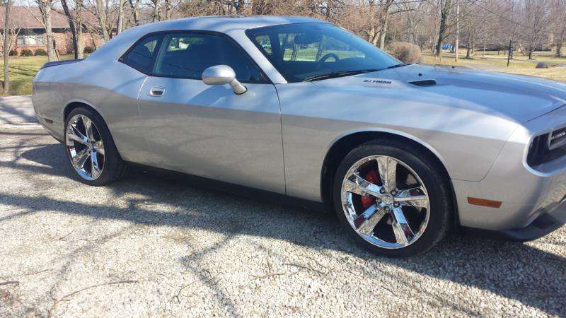 2009 Dodge Challenger · REPLICA WHEELS Replica SRT · 20x9 front / 20x10 rear