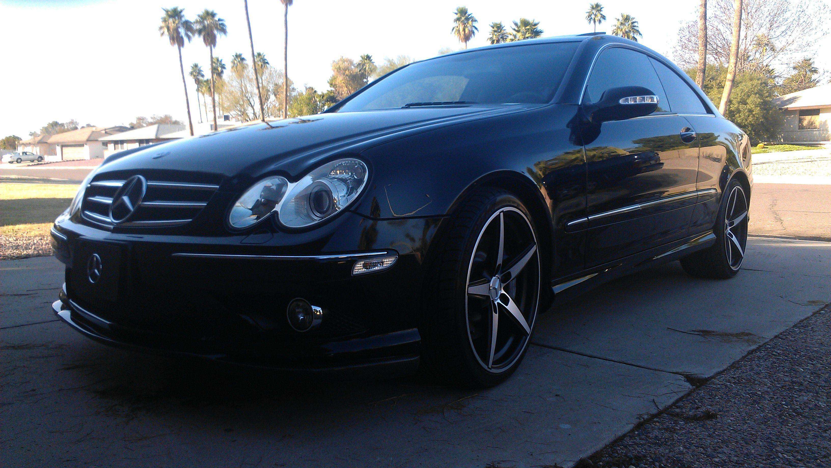 2005 Mercedes-Benz CLK500 fitted with Vossen CV3 19x8.5 30mm wheels