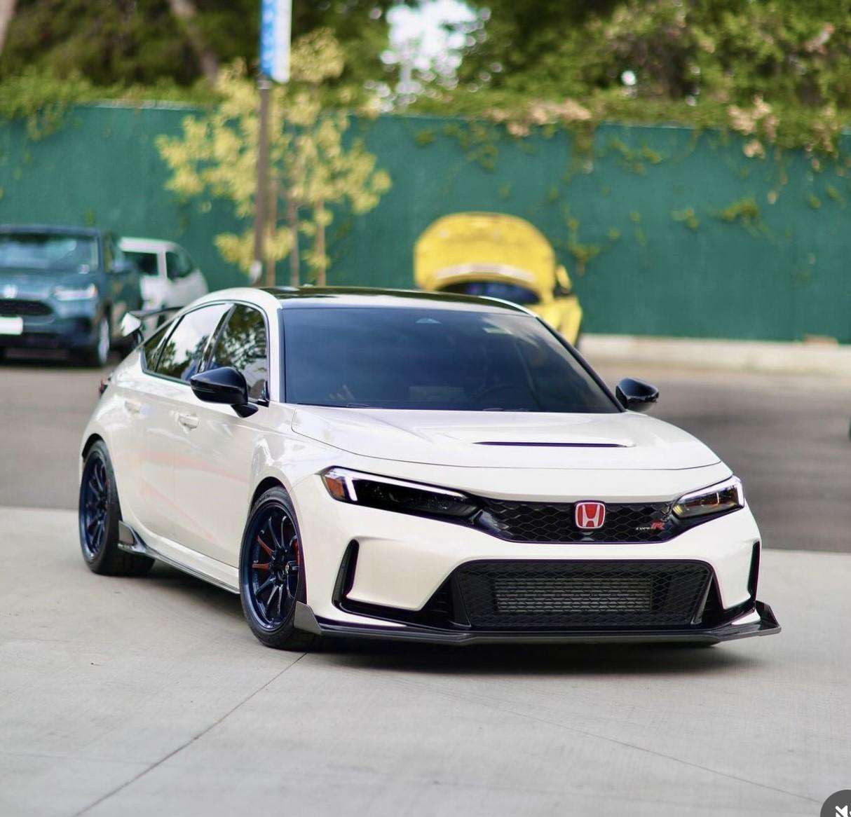 2023 Honda Civic fitted with CE28 18x9.5 44mm wheels