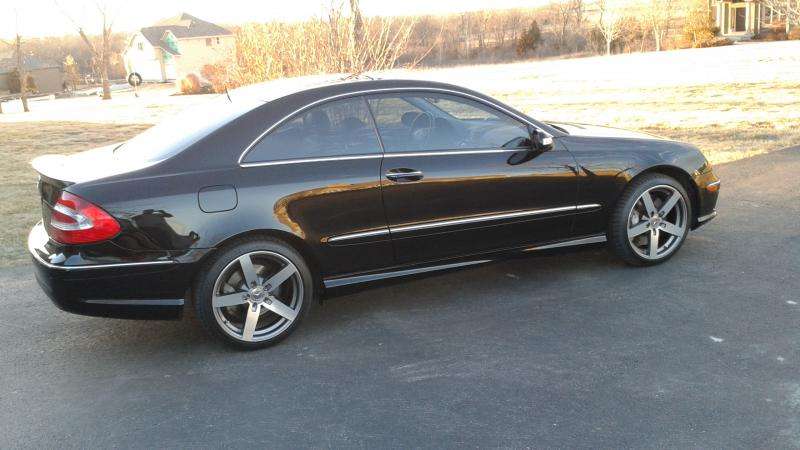 2009 Mercedes-Benz CLK550 fitted with Mandrus Arrow 18x8.5 32mm wheels