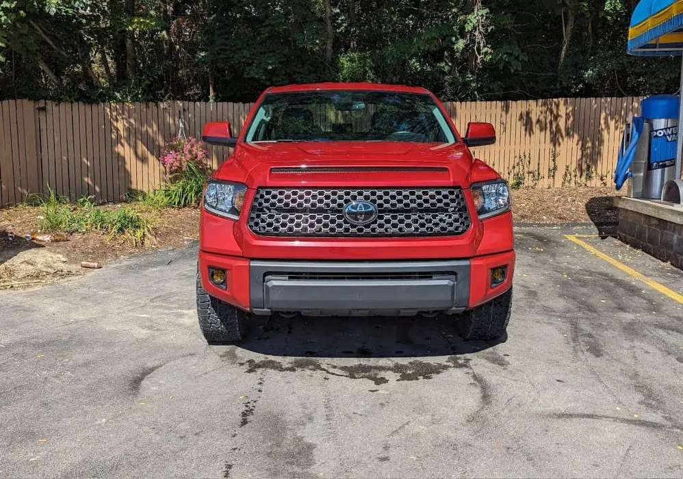 2020 Toyota Tundra fitted with Method MR701 - Bronze 18x9 25mm wheels