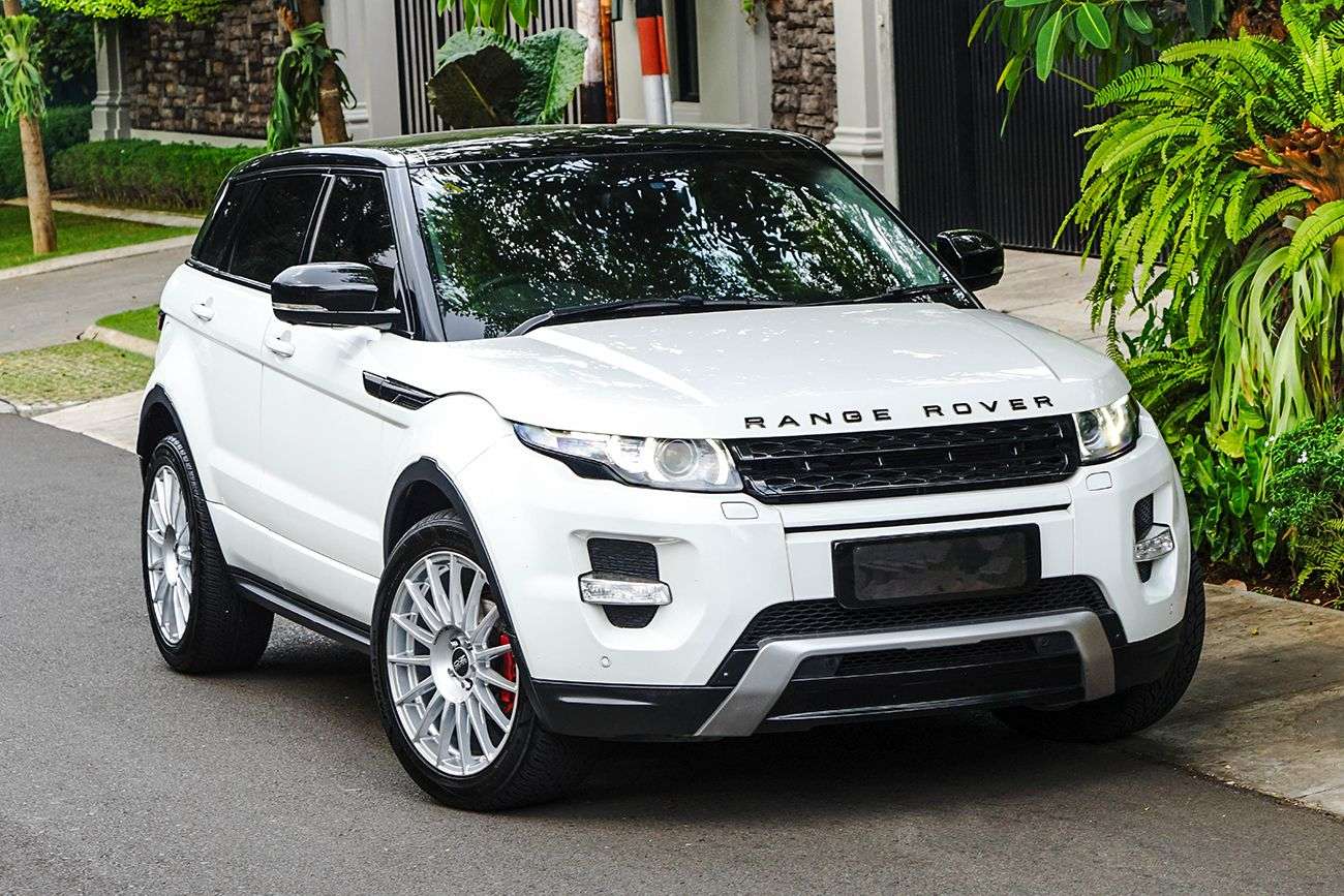 2014 Land Rover Range Rover Evoque fitted with OZ Superturismo Dakar 20x9 38mm wheels