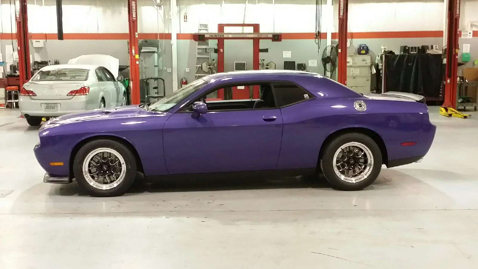 2014 Dodge Challenger · Weld Wheels Weld S77 · 18x8 front / 18x10 rear