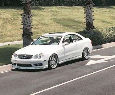 2005 Mercedes-Benz CLK500 fitted with Vossen 82 20x9 32mm wheels