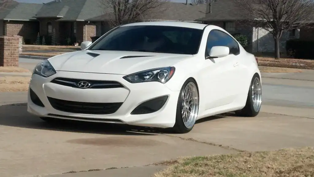 2013 Hyundai Genesis Coupe fitted with 1.1.2 19x9.5 22mm wheels