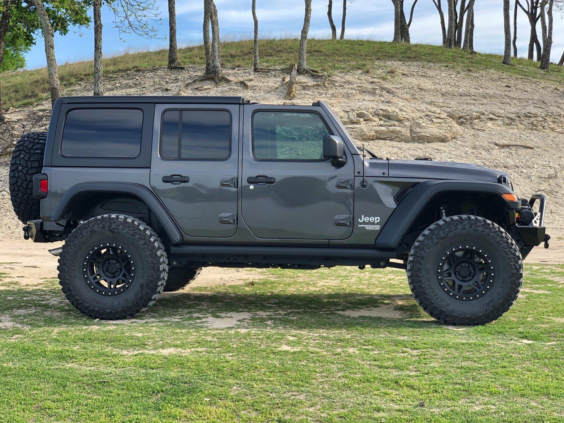 2018 Jeep Wrangler · Aftermarket · 17x9 front / 17x7.5 rear