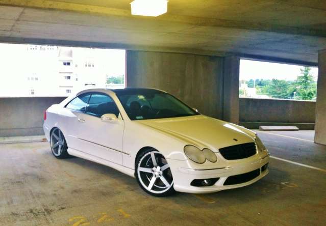 2005 Mercedes-Benz CLK500 fitted with Vossen CV3 19x8.5 35mm wheels