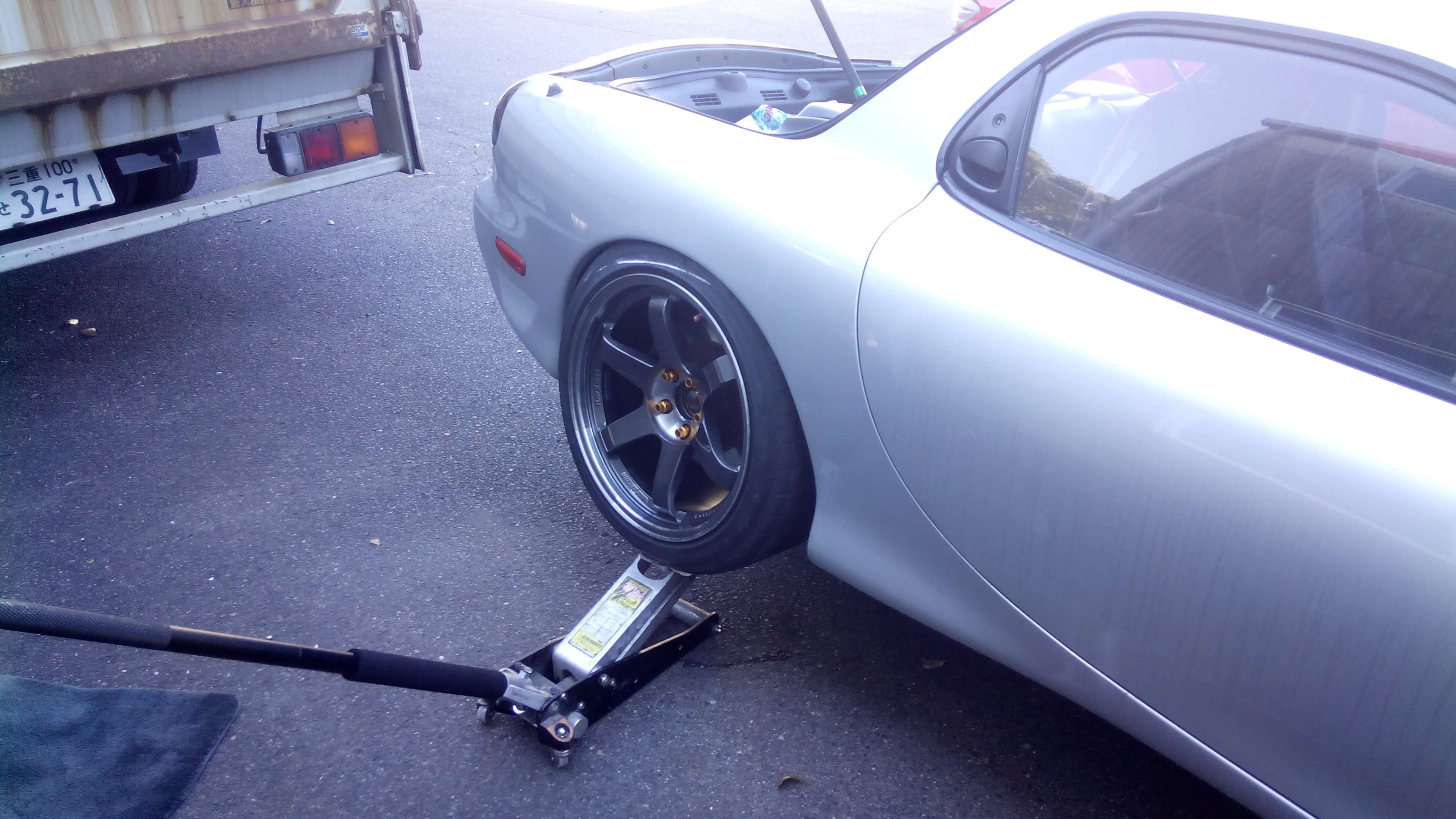 1994 Mazda RX-7 fitted with TE37SL 18x10.5 40mm wheels