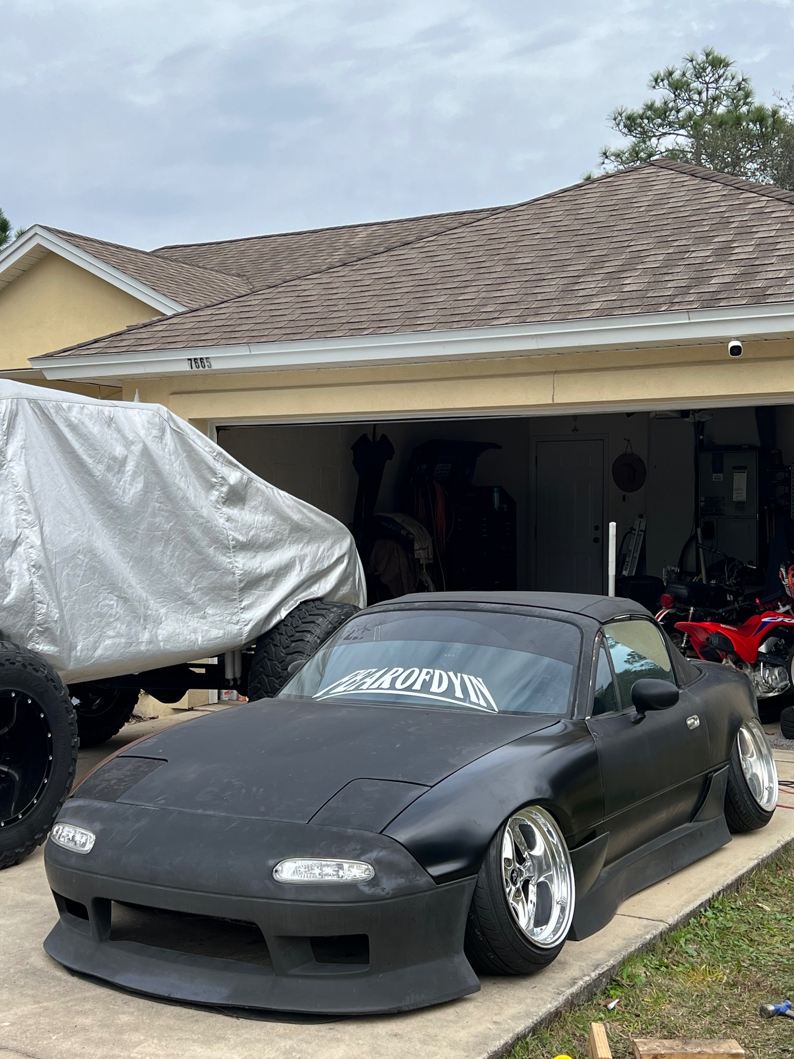 1992 Mazda Miata fitted with VS 16x9.5 0mm wheels