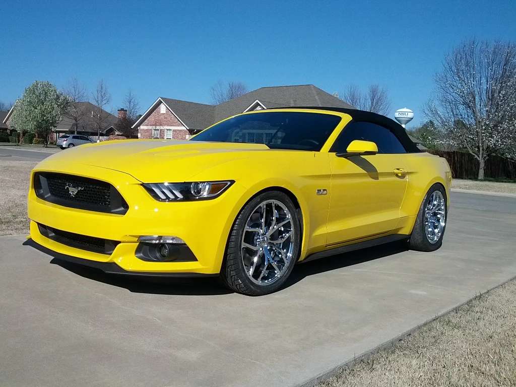 2015 Ford Mustang fitted with Foose Outcast 20x8.5 10mm wheels