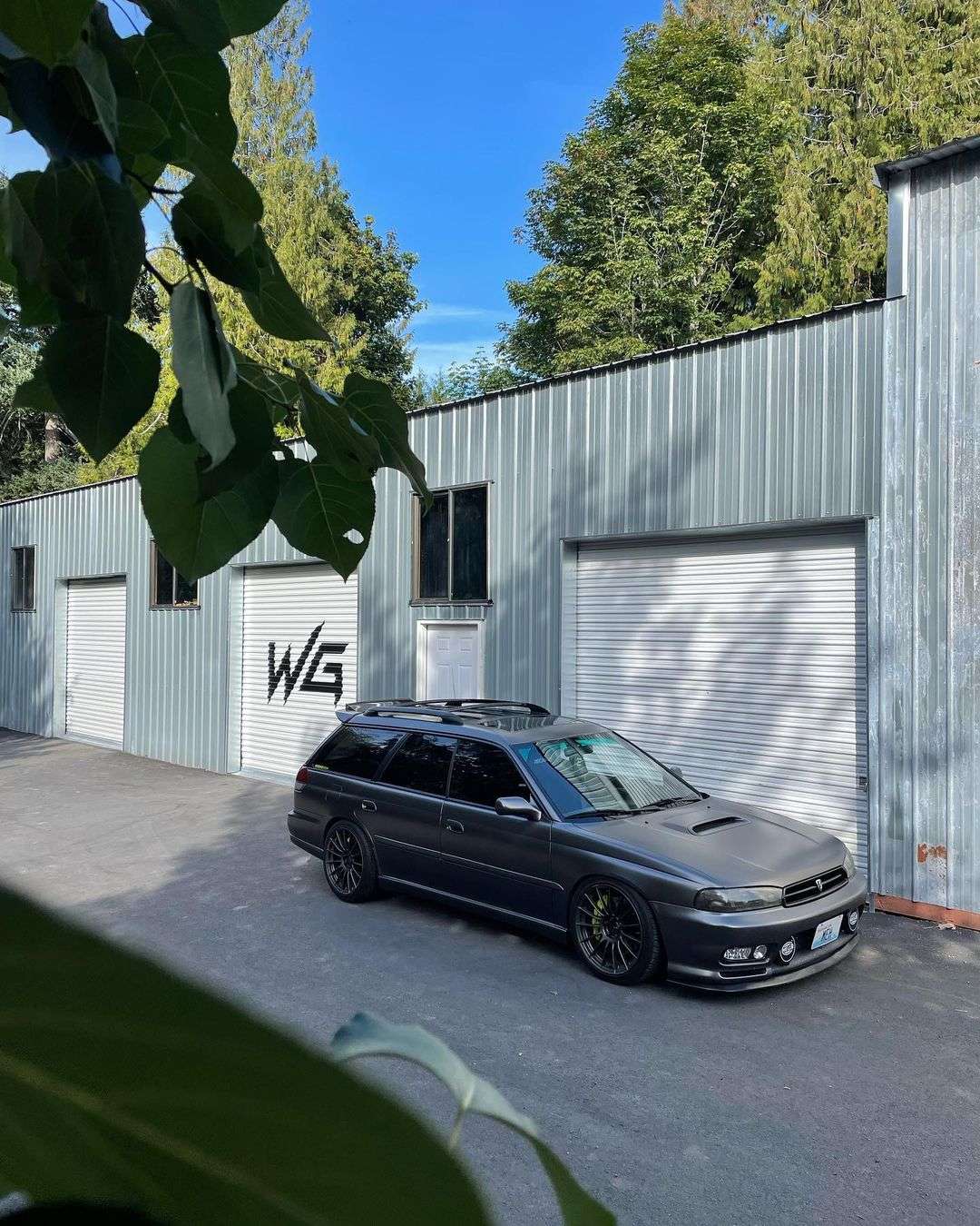 1997 Subaru Legacy fitted with RS05RR 18x9.5 45mm wheels