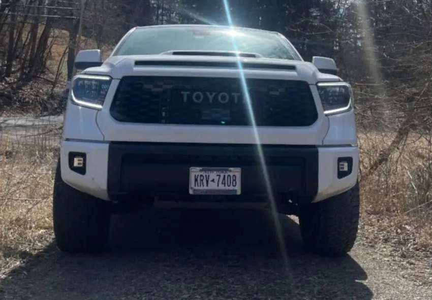 2020 Toyota Tundra fitted with MR312 - Black 18x9 18mm wheels