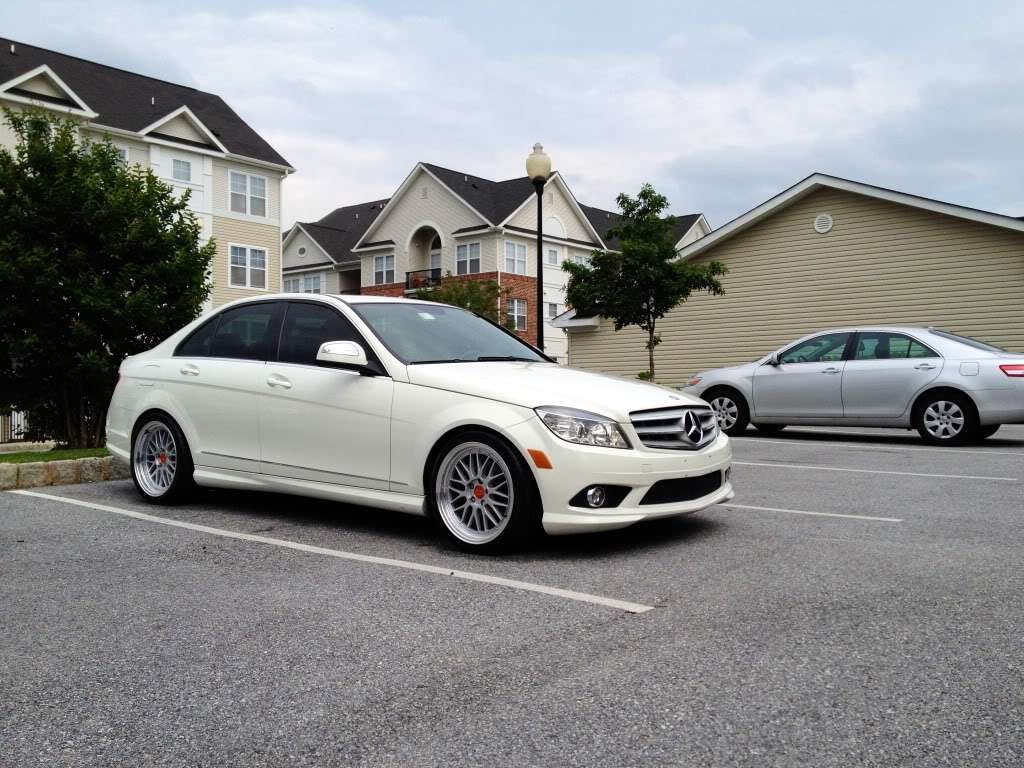 2009 Mercedes-Benz C300 fitted with LM 18x10 32mm wheels